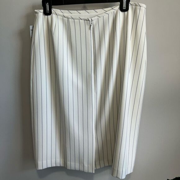 Preston & York Cream Pleated Pencil Skirt - Picture 3 of 8